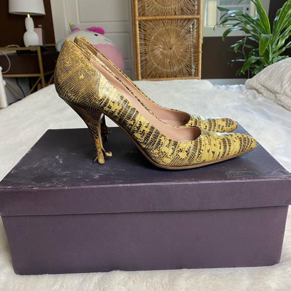 Vintage Prada snakeskin pumps - Picture 5 of 9